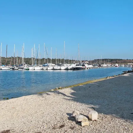 Maria By Interhome Pula