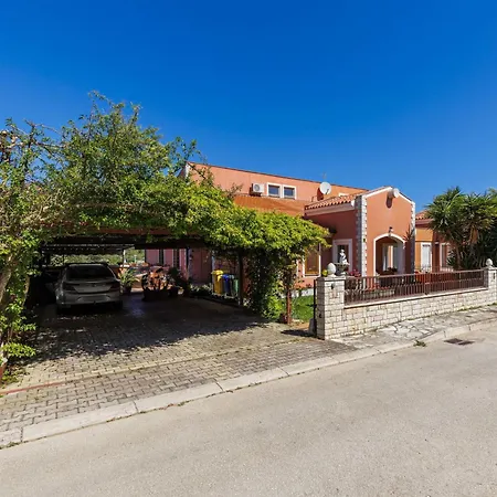 Maria By Interhome פולה