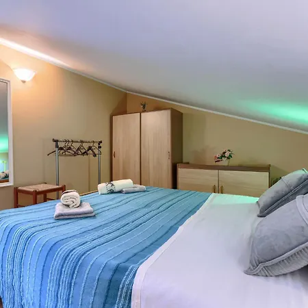 Maria By Interhome * Pula