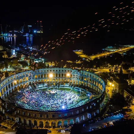 Apartament Maria By Interhome Pula