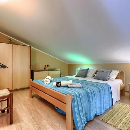 Maria - Pul 350 By Interhome