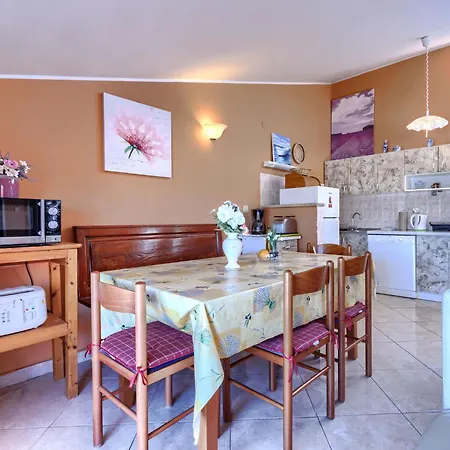 Maria - Pul 350 By Interhome Pula