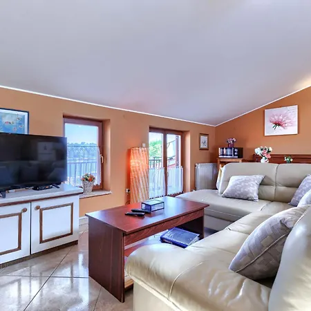 Maria - Pul 350 By Interhome * Pula