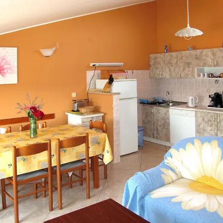 Maria - Pul 350 By Interhome Pula